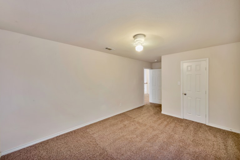 Photo 21 of 27 - 600 Lakewood Dr, Kennedale, TX 76060
