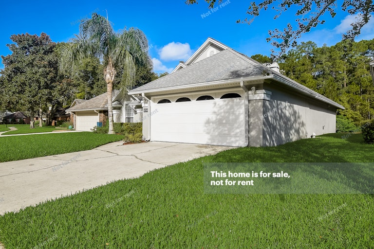 Photo 11 of 36 - 8560 Walden Glen Dr, Jacksonville, FL 32256