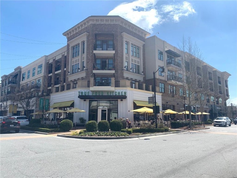 Photo 36 of 37 - 211 Downing Dr #81, Alpharetta, GA 30022