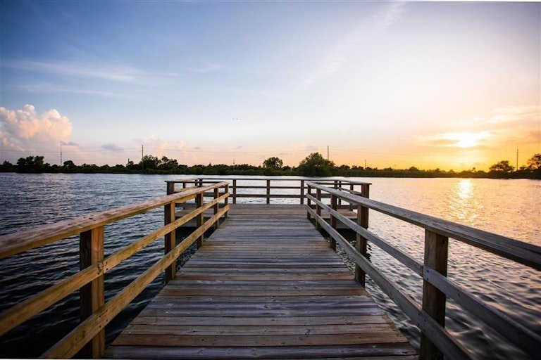 Photo 11 of 14 - 6527 Scarlet Pond, Fulshear, TX 77441