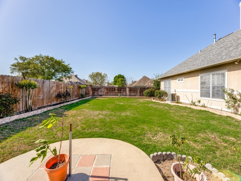 Photo 32 of 36 - 1226 Loma Verde Dr, New Braunfels, TX 78130