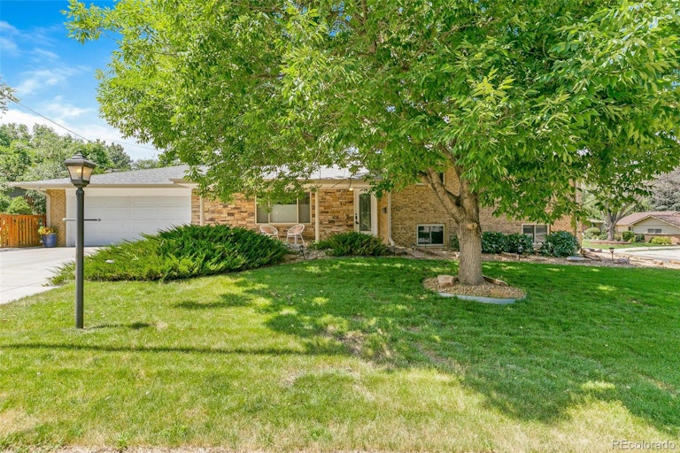 Photo 2 of 35 - 2689 Quail St, Lakewood, CO 80215