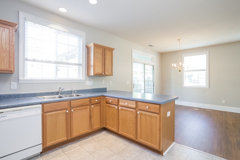 Photo 8 of 25 - 113 Trayesan Dr, Holly Springs, NC 27540