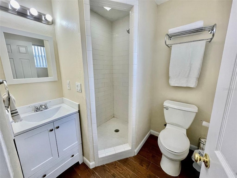 Photo 5 of 23 - 550 E Thelma St, Lake Alfred, FL 33850