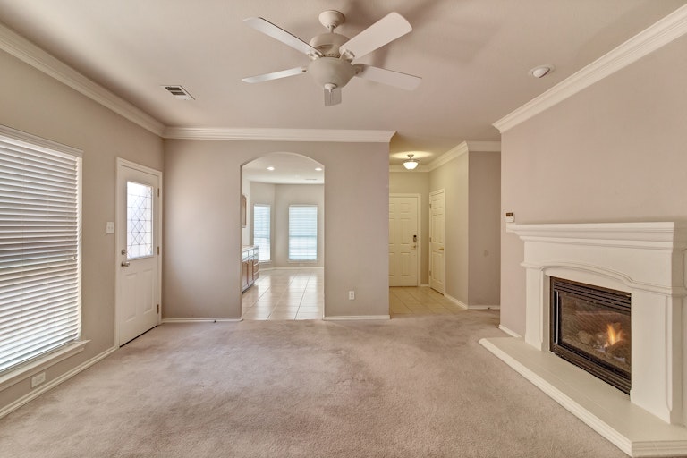 Photo 6 of 21 - 2709 Bull Shoals Dr, Fort Worth, TX 76131