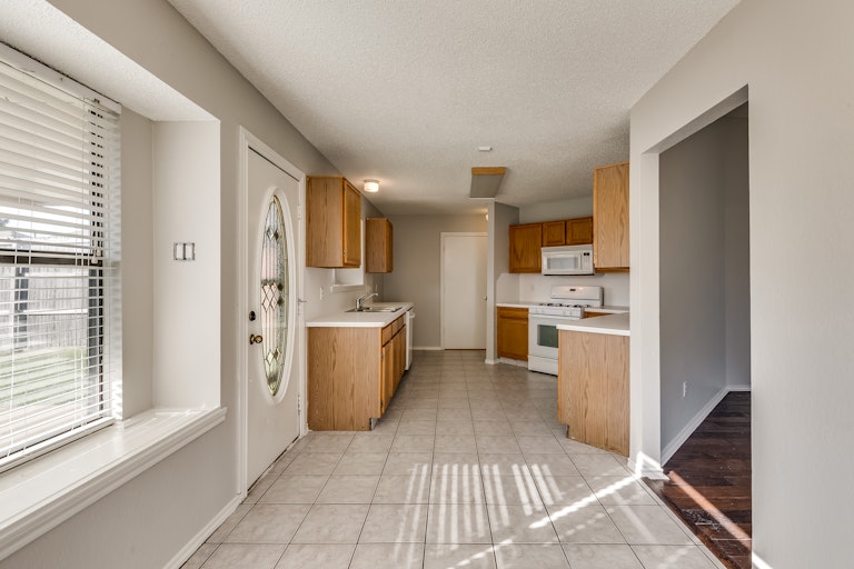 Photo 7 of 26 - 2612 Trumpet Dr, Rowlett, TX 75089