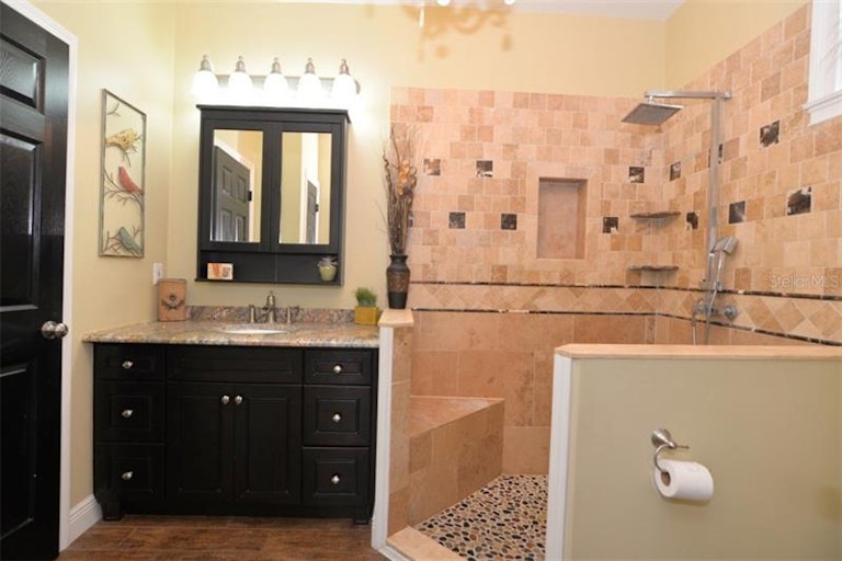 Photo 13 of 25 - 159 Longview Ave, Kissimmee, FL 34747