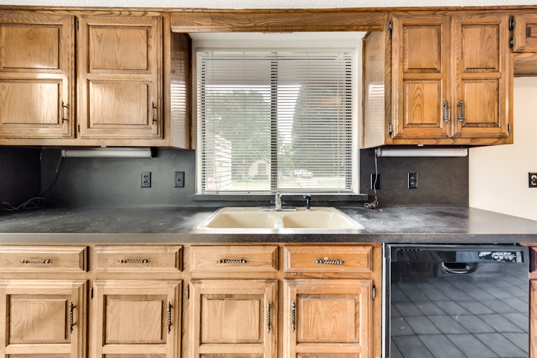 Photo 10 of 28 - 718 Cliffwood Cir, Duncanville, TX 75116