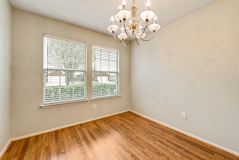 Photo 3 of 27 - 1018 Halifax Ln, Forney, TX 75126