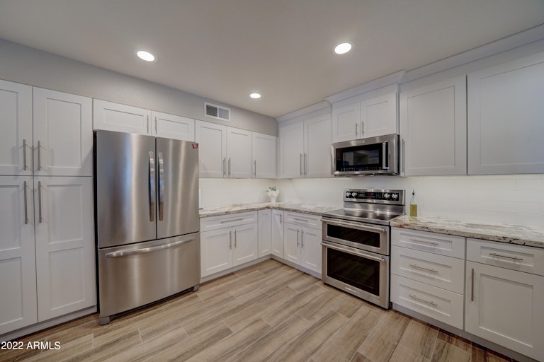Photo 15 of 49 - 5201 E Aire Libre Ave, Scottsdale, AZ 85254