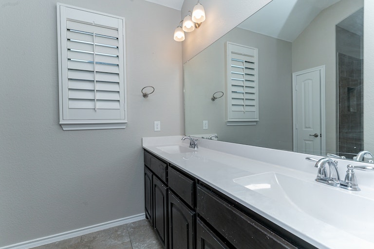 Photo 20 of 25 - 8945 Jewel Flower Dr, Fort Worth, TX 76131