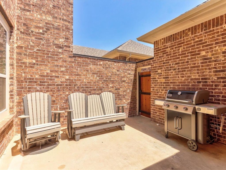 Photo 29 of 35 - 8812 Bridge St, North Richland Hills, TX 76180