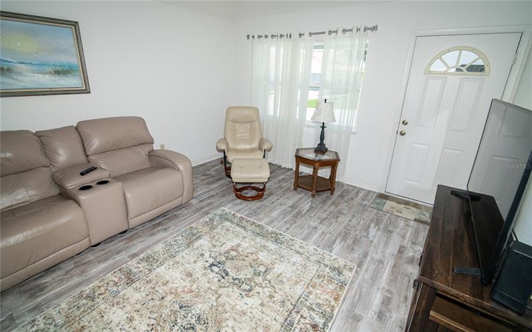 Photo 6 of 26 - 3123 Prairie Dunes Cir W, Lakeland, FL 33810