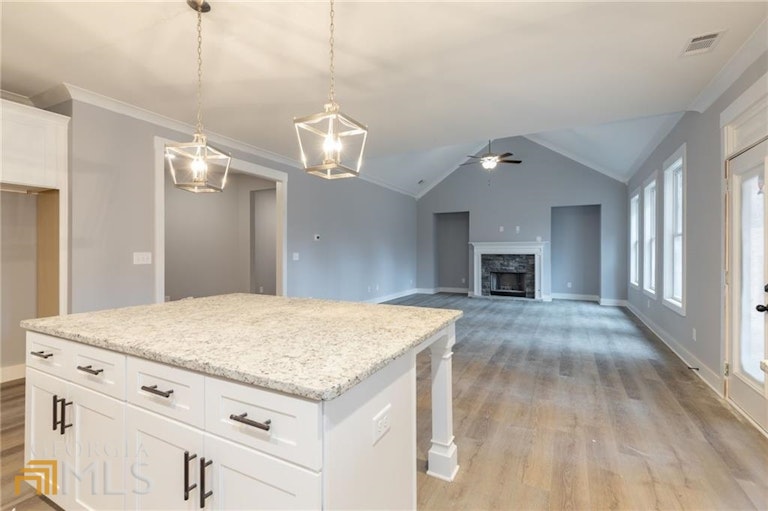 Photo 11 of 28 - 5504 Lakeview Pkwy, Villa Rica, GA 30180