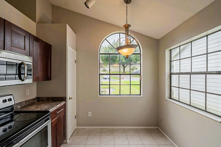 Photo 10 of 29 - 3009 Weymouth Ct, Apopka, FL 32703