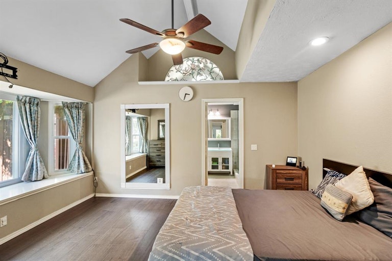 Photo 14 of 25 - 9001 Cumberland Dr, Irving, TX 75063