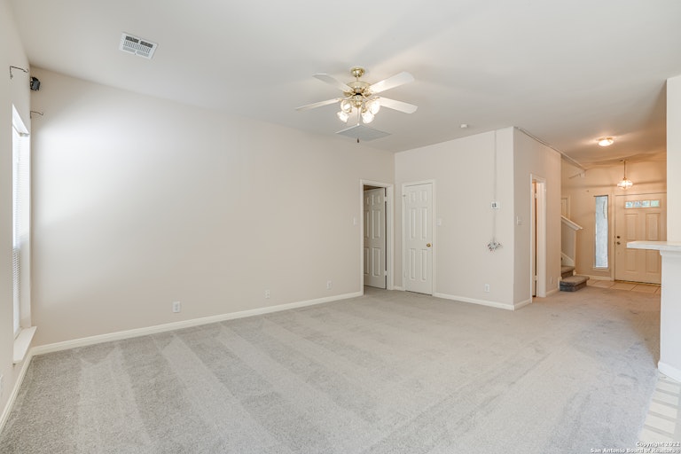 Photo 12 of 32 - 6518 Pecan Acres, San Antonio, TX 78240