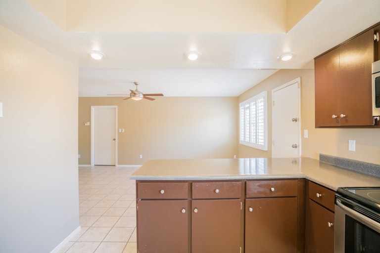 Photo 7 of 19 - 4931 W Mountain View Rd, Glendale, AZ 85302