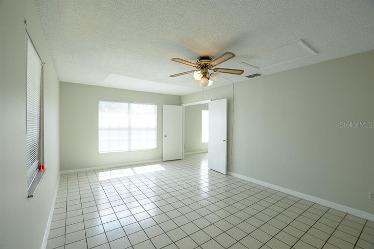 Photo 9 of 39 - 604 Deauville Ct, Kissimmee, FL 34758