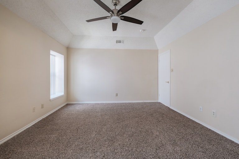 Photo 14 of 25 - 10138 Sandyglen, San Antonio, TX 78240
