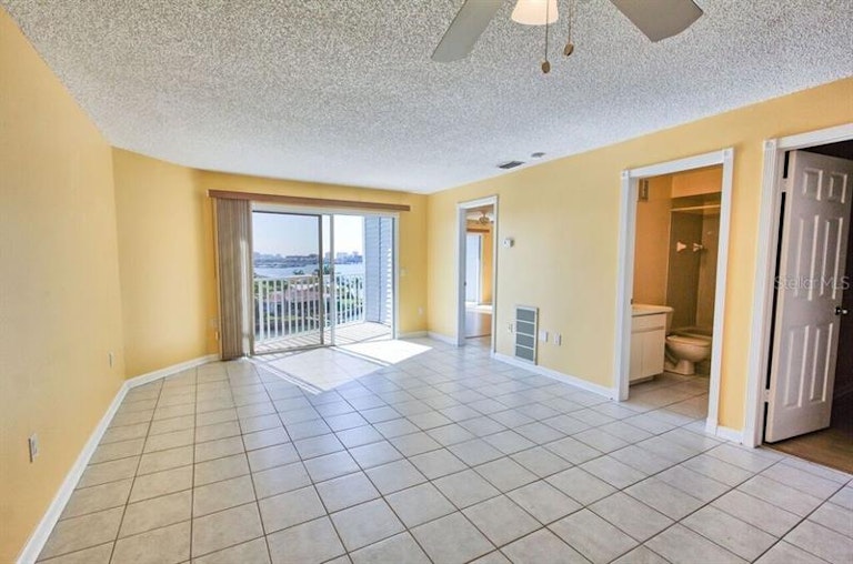 Photo 14 of 20 - 610 Island Way #402, Clearwater Beach, FL 33767