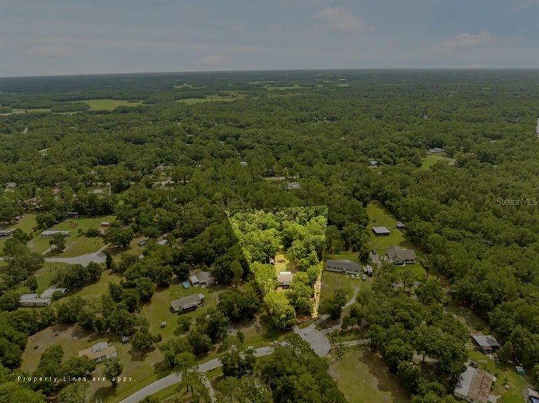 Photo 12 of 22 - 2127 Woods Trl, Lakeland, FL 33809