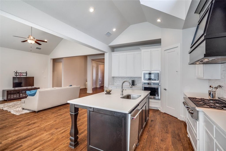 Photo 16 of 40 - 10556 Wintergreen Dr, Frisco, TX 75035