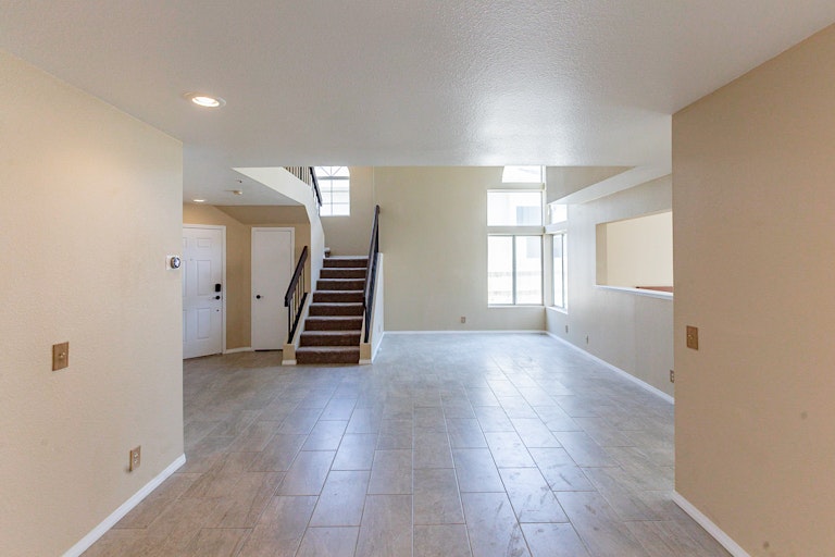 Photo 14 of 24 - 15641 Coventry Ln, Fontana, CA 92337