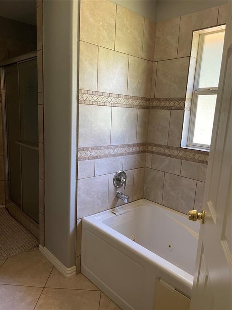Photo 7 of 16 - 3688 White Oak Dr, Conroe, TX 77301