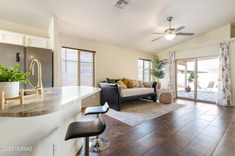 Photo 1 of 39 - 9264 N Crystal Moon Ct, Tucson, AZ 85743