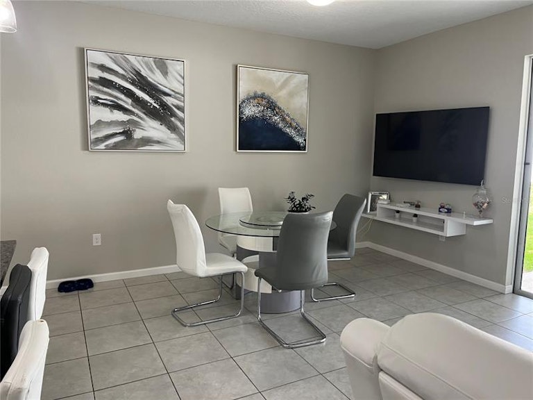 Photo 8 of 25 - 914 Fallon Hills Dr, Haines City, FL 33844