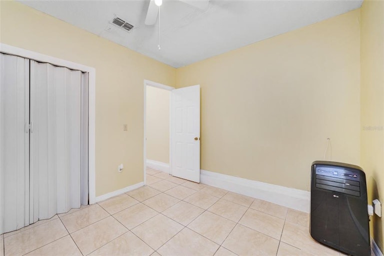 Photo 19 of 26 - 560 Abington Ct, Apopka, FL 32703