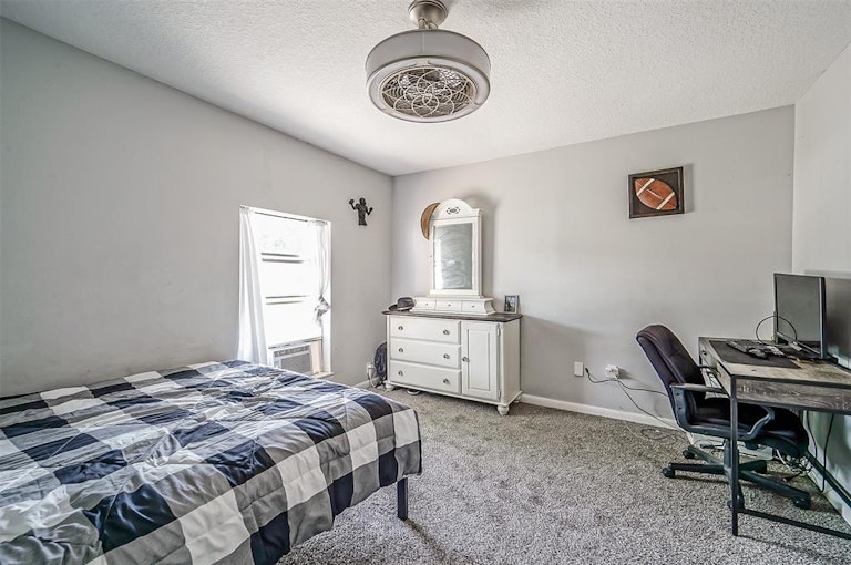 Photo 19 of 20 - 2401 Estate Dr, Deer Park, TX 77536