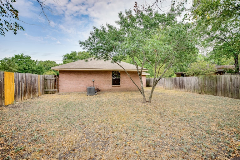Photo 21 of 21 - 214 E 4th St, Anna, TX 75409
