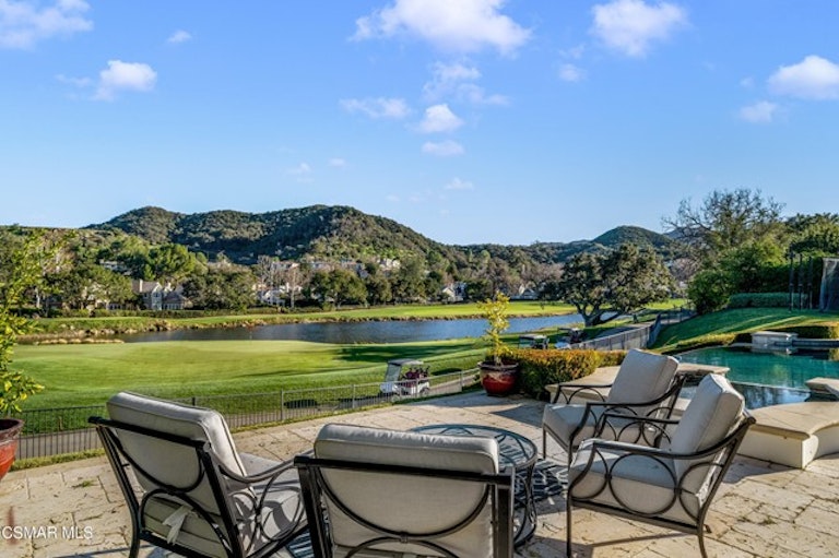 Photo 50 of 80 - 208 W Stafford Rd, Thousand Oaks, CA 91361