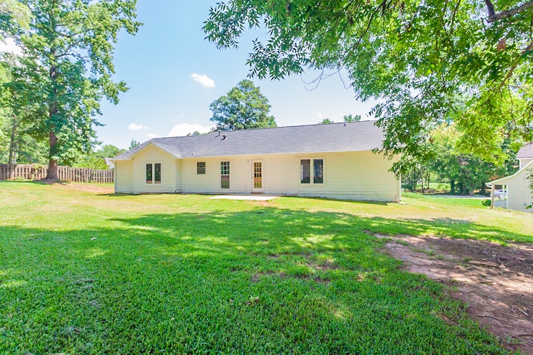 Photo 24 of 26 - 11673 Matthews Trl, Hampton, GA 30228