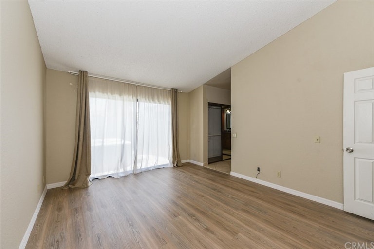 Photo 21 of 46 - 184 Cannon Rd, Riverside, CA 92506