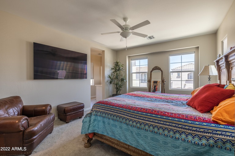 Photo 13 of 29 - 1553 E Megan St, Gilbert, AZ 85295