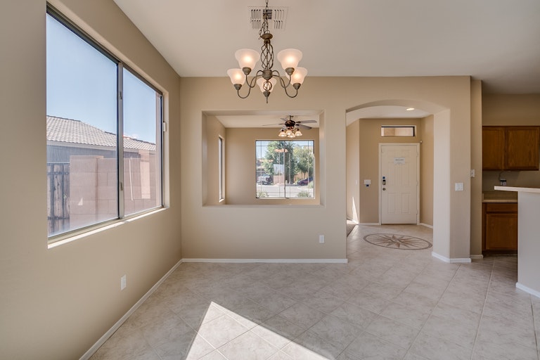 Photo 5 of 30 - 3205 S 103rd Dr, Tolleson, AZ 85353