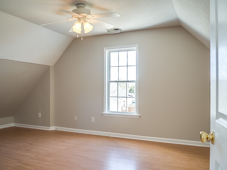 Photo 14 of 23 - 1142 Darius Pearce Rd, Youngsville, NC 27596