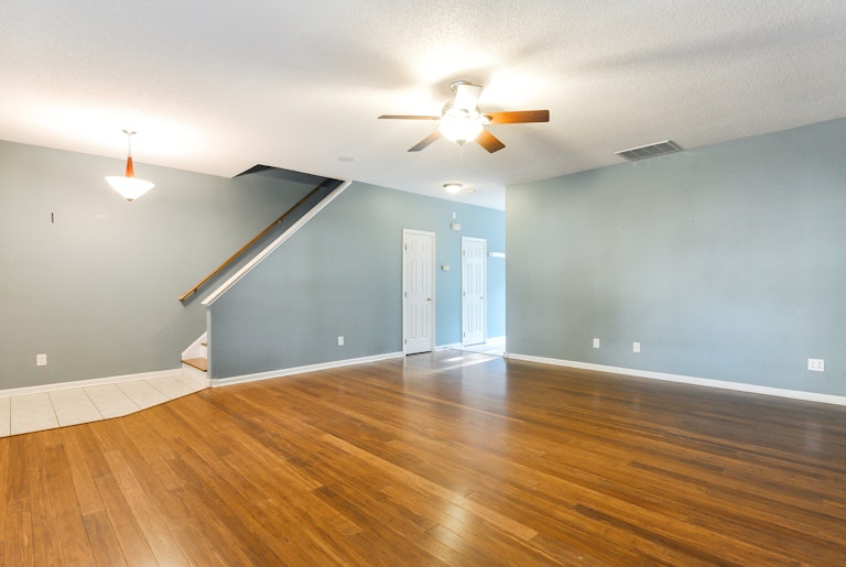 Photo 5 of 25 - 121 Danesway Dr, Holly Springs, NC 27540