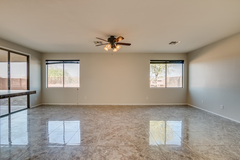 Photo 8 of 35 - 34681 N Vidlak Dr, San Tan Valley, AZ 85143