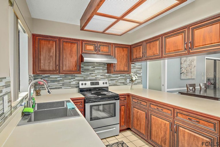 Photo 9 of 28 - 15 Barrister Ln, Palm Coast, FL 32137