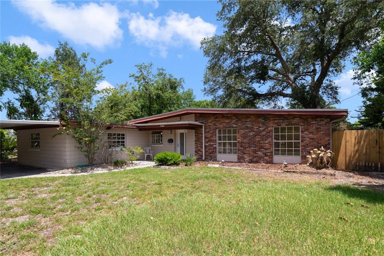 Photo 2 of 34 - 1200 Tanager Dr, Orlando, FL 32803