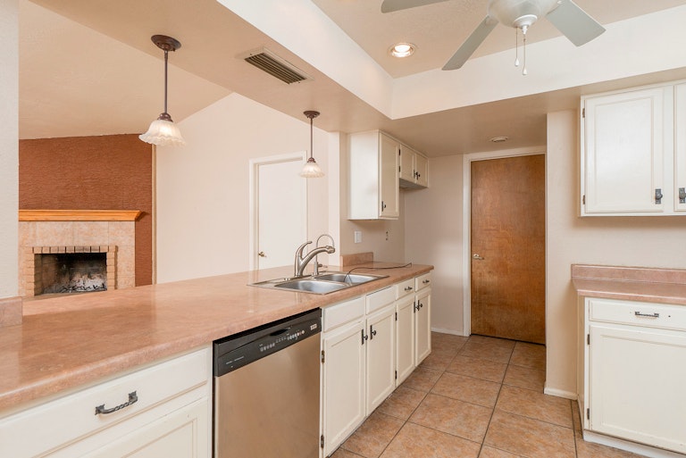 Photo 7 of 21 - 14856 N 59th St, Scottsdale, AZ 85254