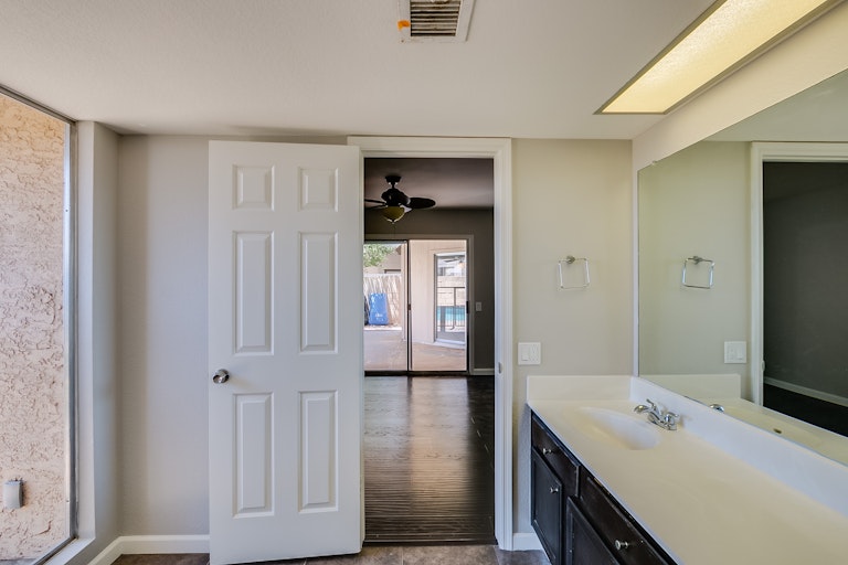 Photo 16 of 26 - 3939 E Waltann Ln, Phoenix, AZ 85032