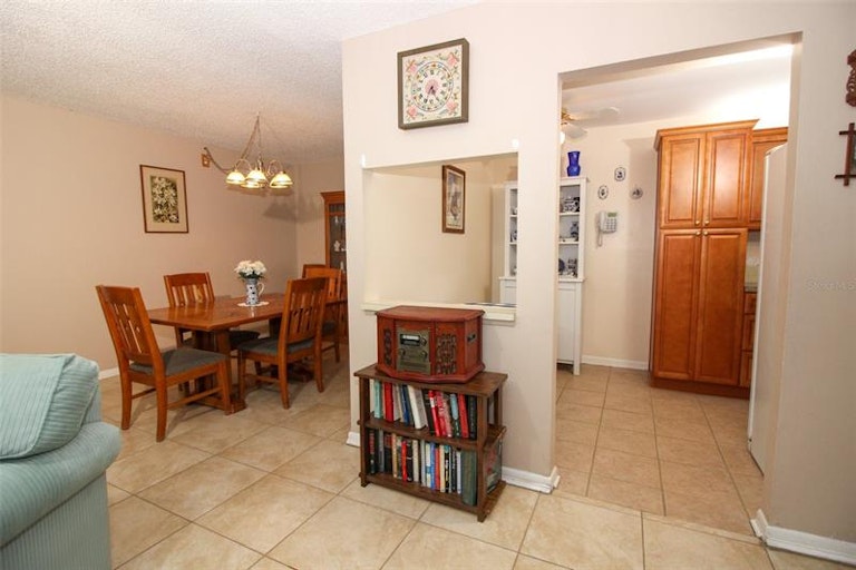 Photo 14 of 46 - 953 Courtyard Ln #41, Orlando, FL 32825