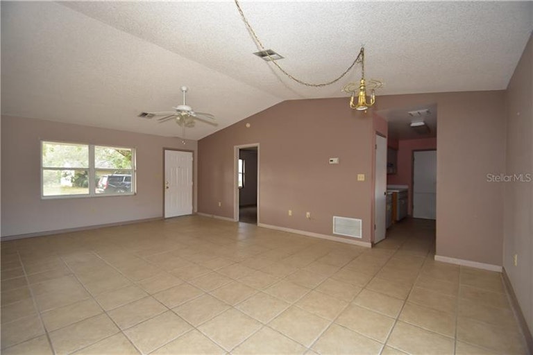 Photo 2 of 16 - 207 Lily Pad Ln, Eustis, FL 32726