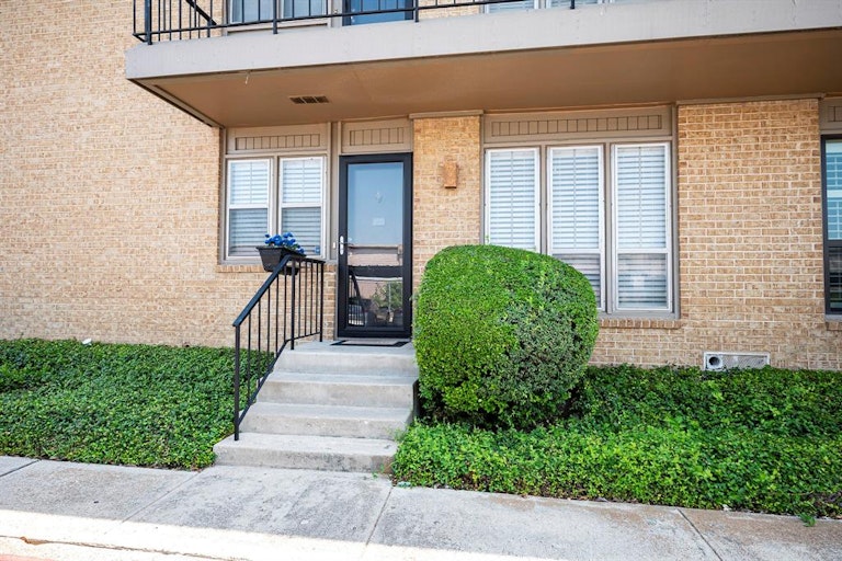 Photo 20 of 38 - 10727 Villager Rd Unit B, Dallas, TX 75230