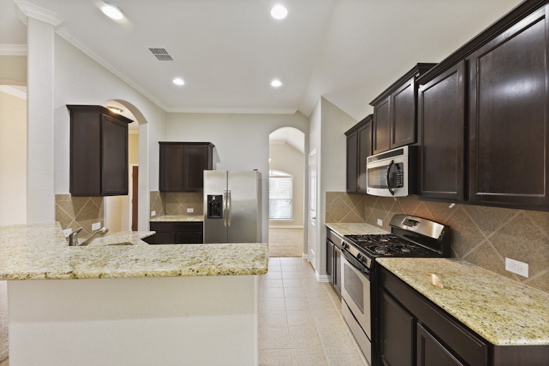 Photo 2 of 26 - 14313 Mariposa Lily Ln, Haslet, TX 76052